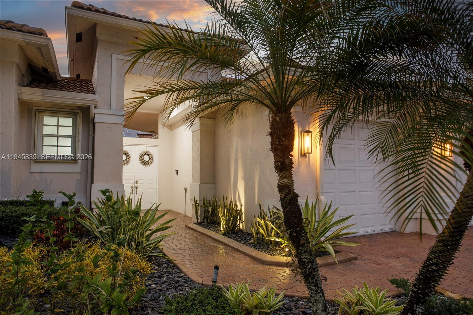 1499 Victoria Isle Dr, Weston FL 33327 photo 2