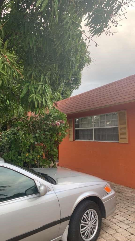 2070 NE 2nd Avenue, Pompano Beach FL 33060 photo 2
