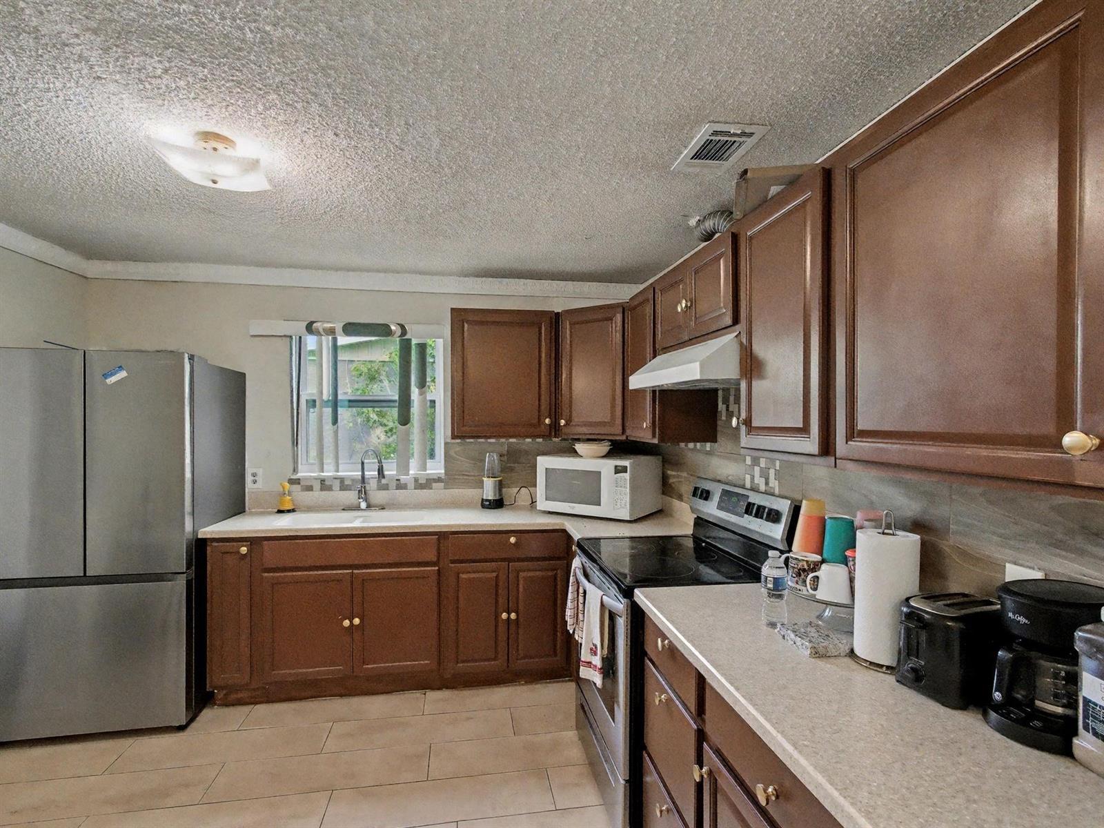 5043 Marcia Place, West Palm Beach FL 33407 photo 4