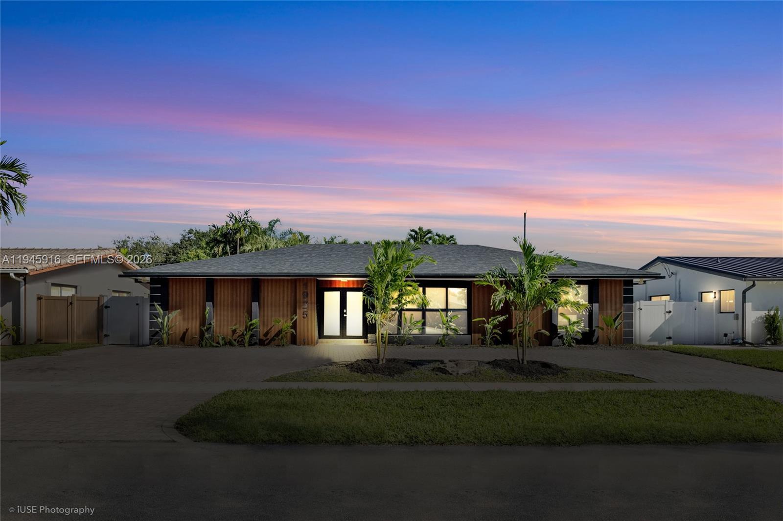 1925 NE 208th Ter, Miami FL 33179 photo 4