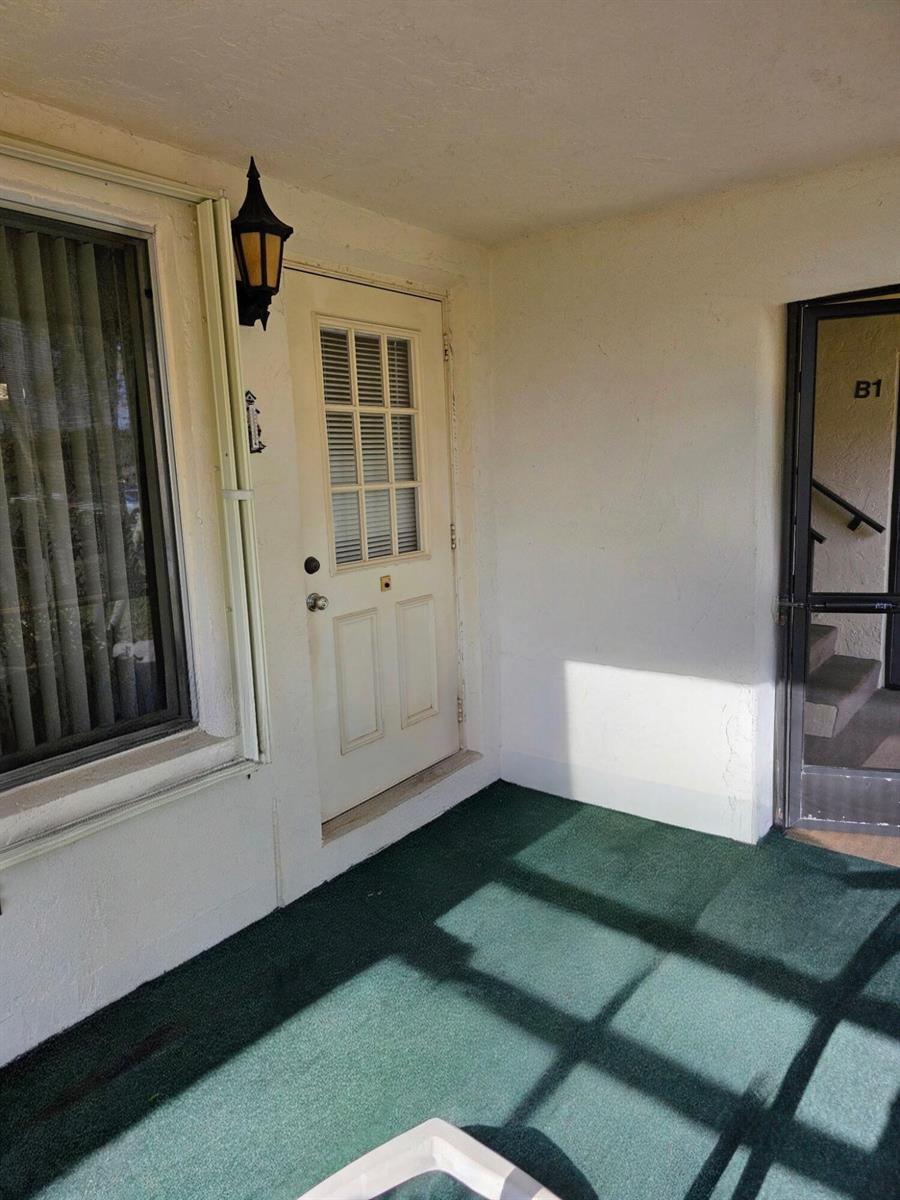 423 Pine Glen Lane # 1, FL 33463 photo 3