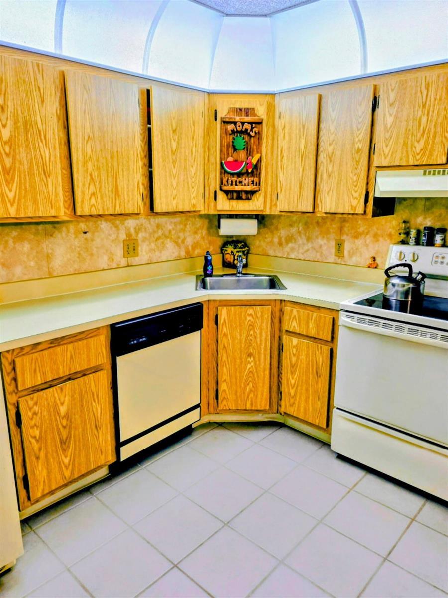 423 Pine Glen Lane # 1, FL 33463 photo 4