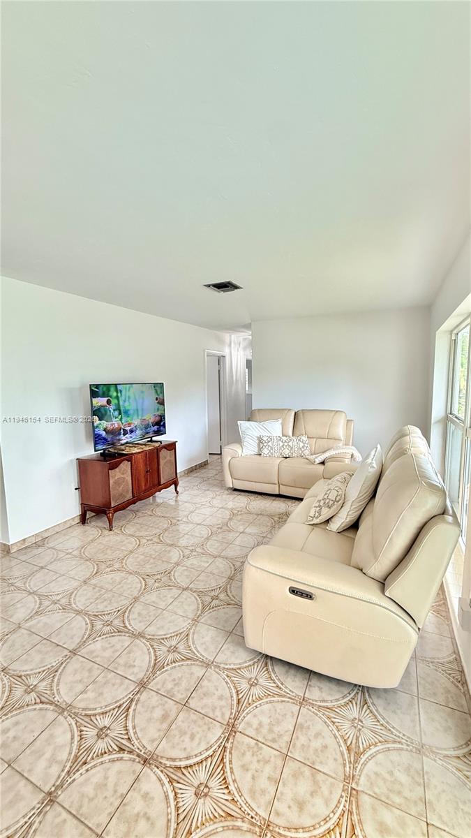 10765 SW 155th Ter, Miami FL 33157 photo 4