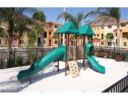 141 NW 2nd Ave # 7, Hallandale Beach FL 33009 photo 2