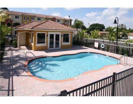 141 NW 2nd Ave # 7, Hallandale Beach FL 33009 photo 3