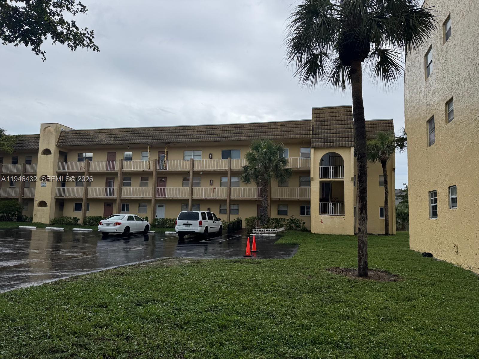 8305 Sunrise Lakes Blvd # 312, Sunrise FL 33322