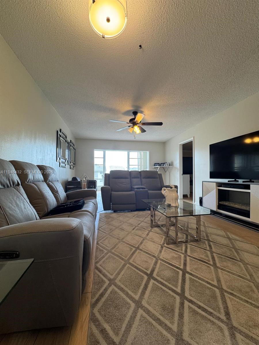 8305 Sunrise Lakes Blvd # 312, Sunrise FL 33322 photo 4