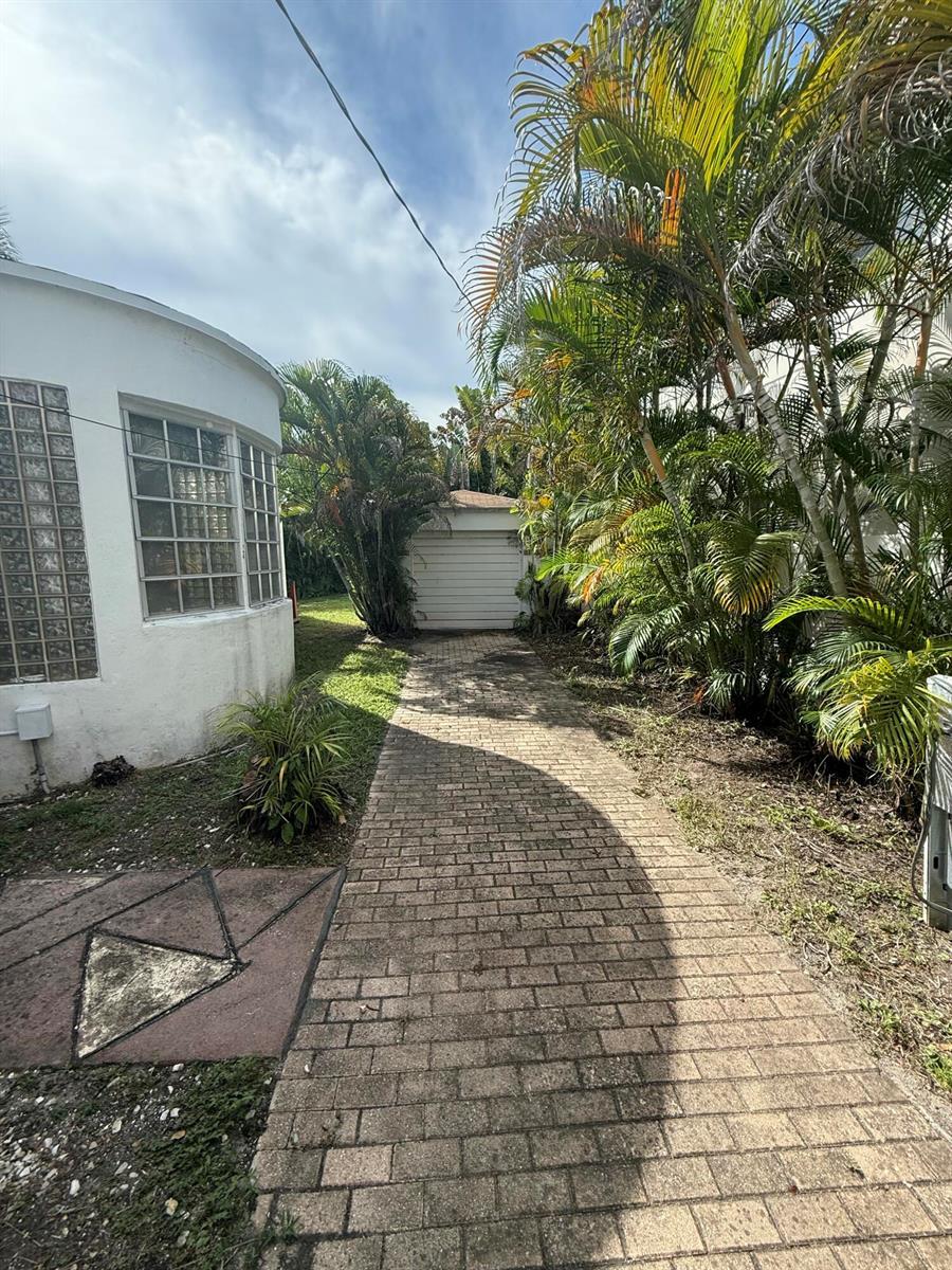 2828 SW 7th Avenue, Miami FL 33129 photo 3