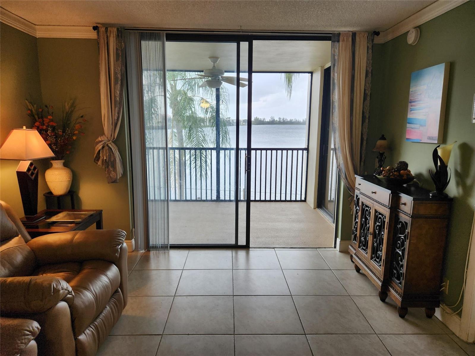 112 Lake Emerald Drive # 208, Oakland Park FL 33309 photo 2