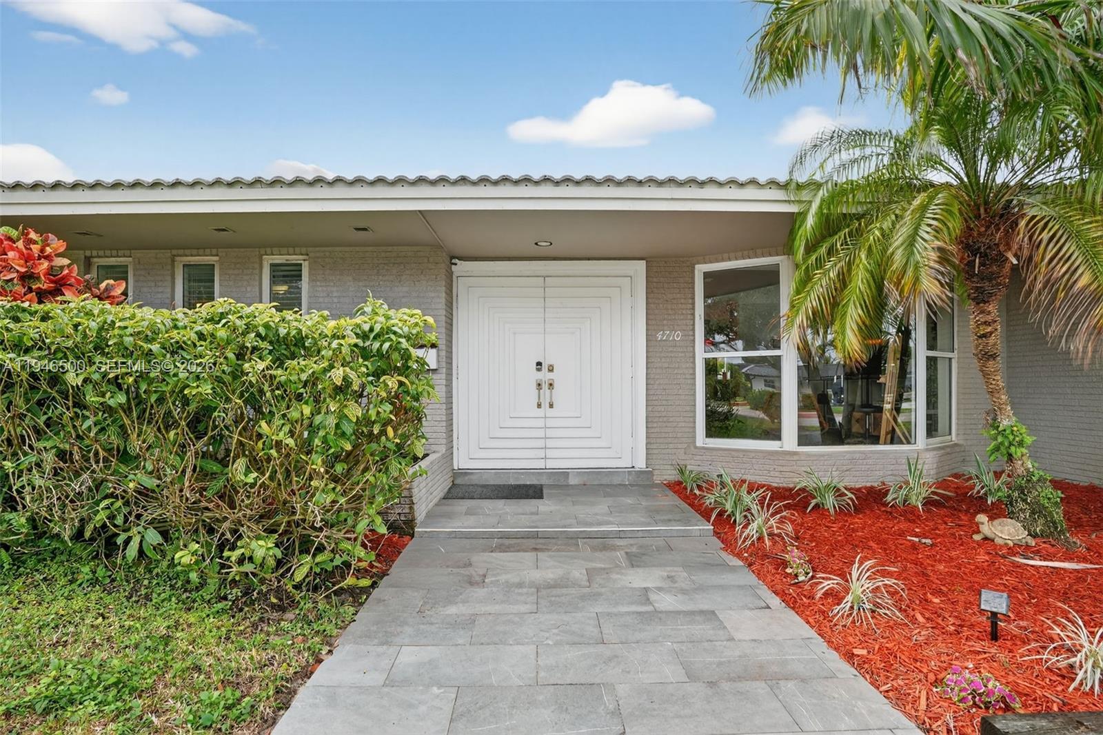 4710 Grant St, Hollywood FL 33021 photo 3