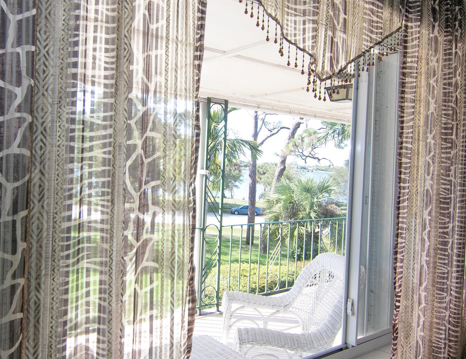 4056 Lake Osborne Drive # 15, FL 33461