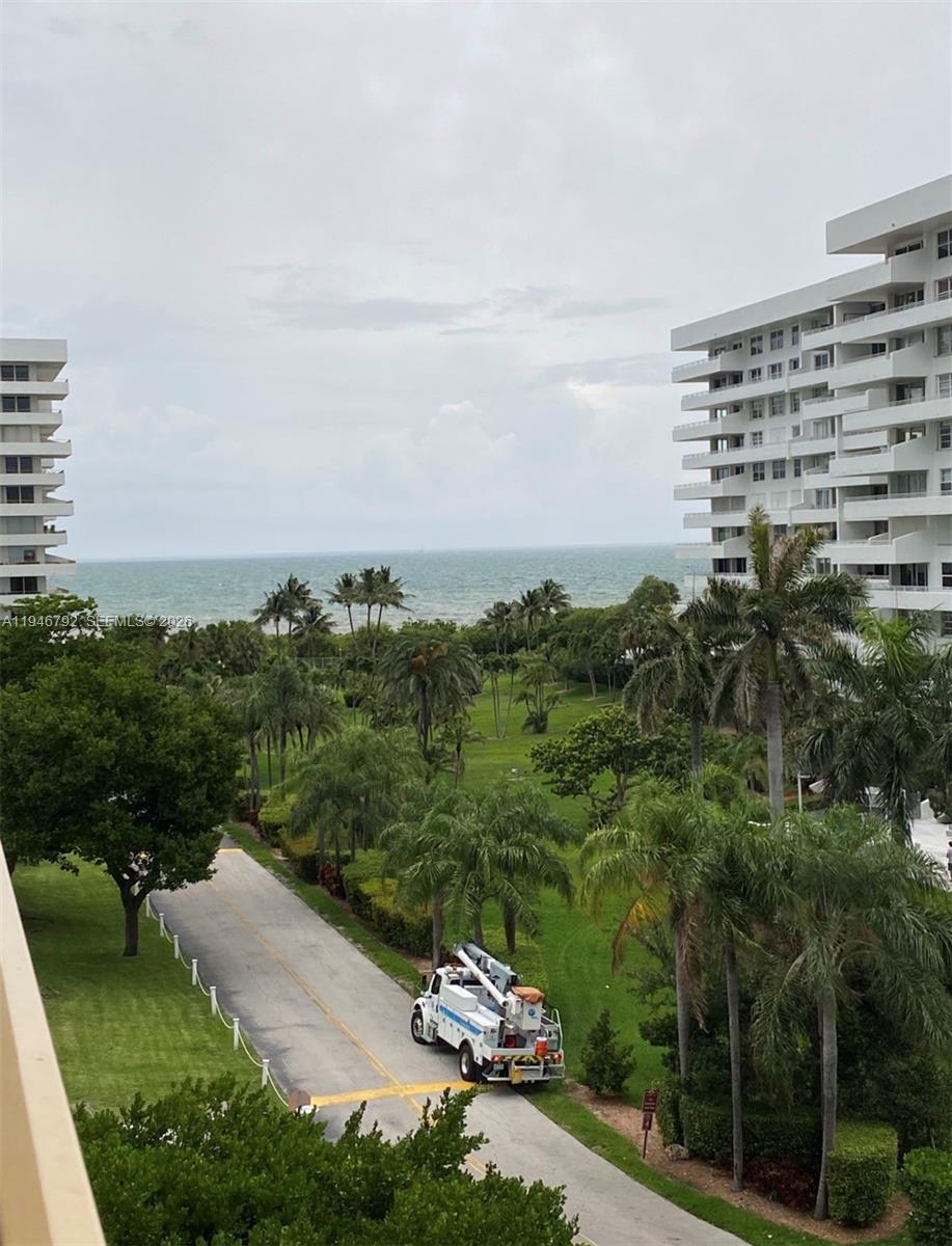 155 Ocean Lane Dr # 611, Key Biscayne FL 33149