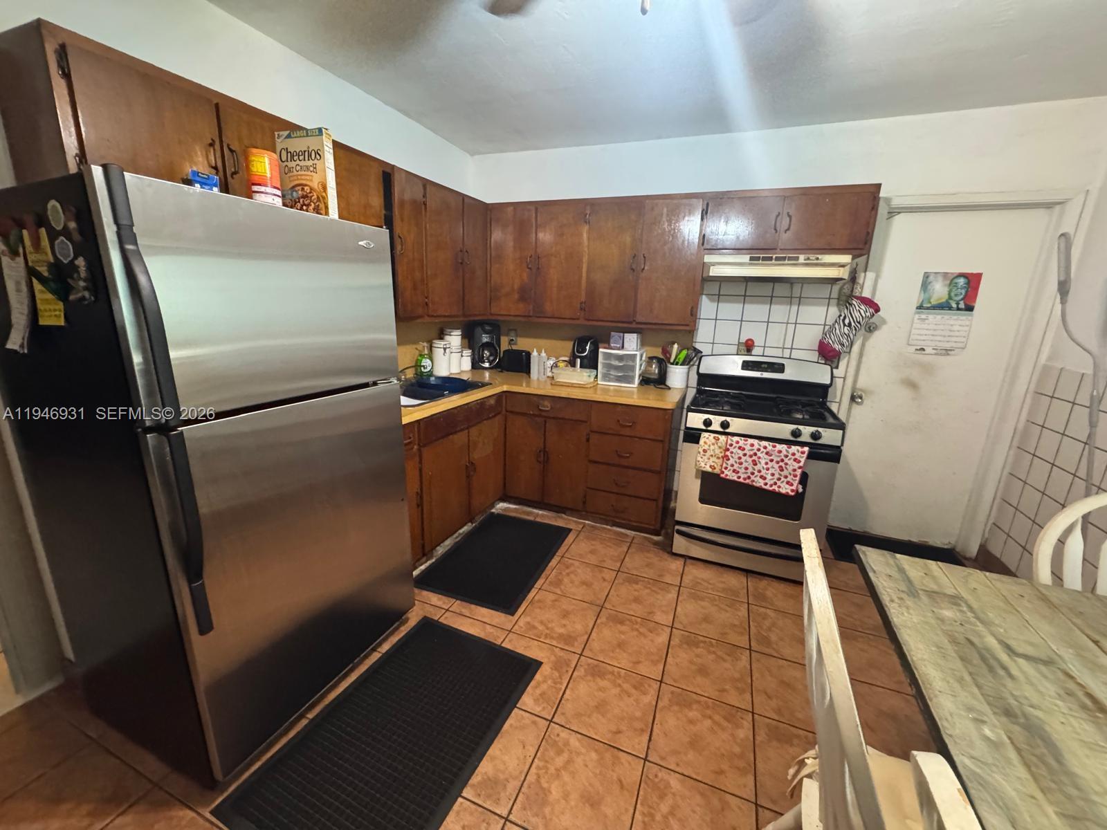 3651 SW 40th Ave, West Park FL 33023 photo 5