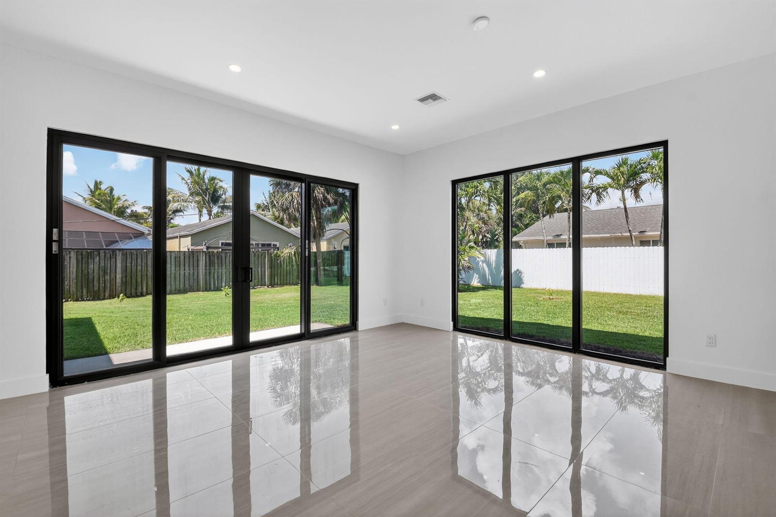 3920 Espan Court, Palm Springs FL 33461 photo 2