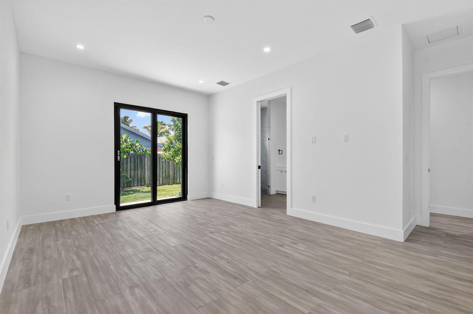 3920 Espan Court, Palm Springs FL 33461 photo 4
