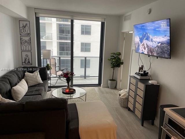 55 SW 9th St # 3209, Miami FL 33130 photo 5
