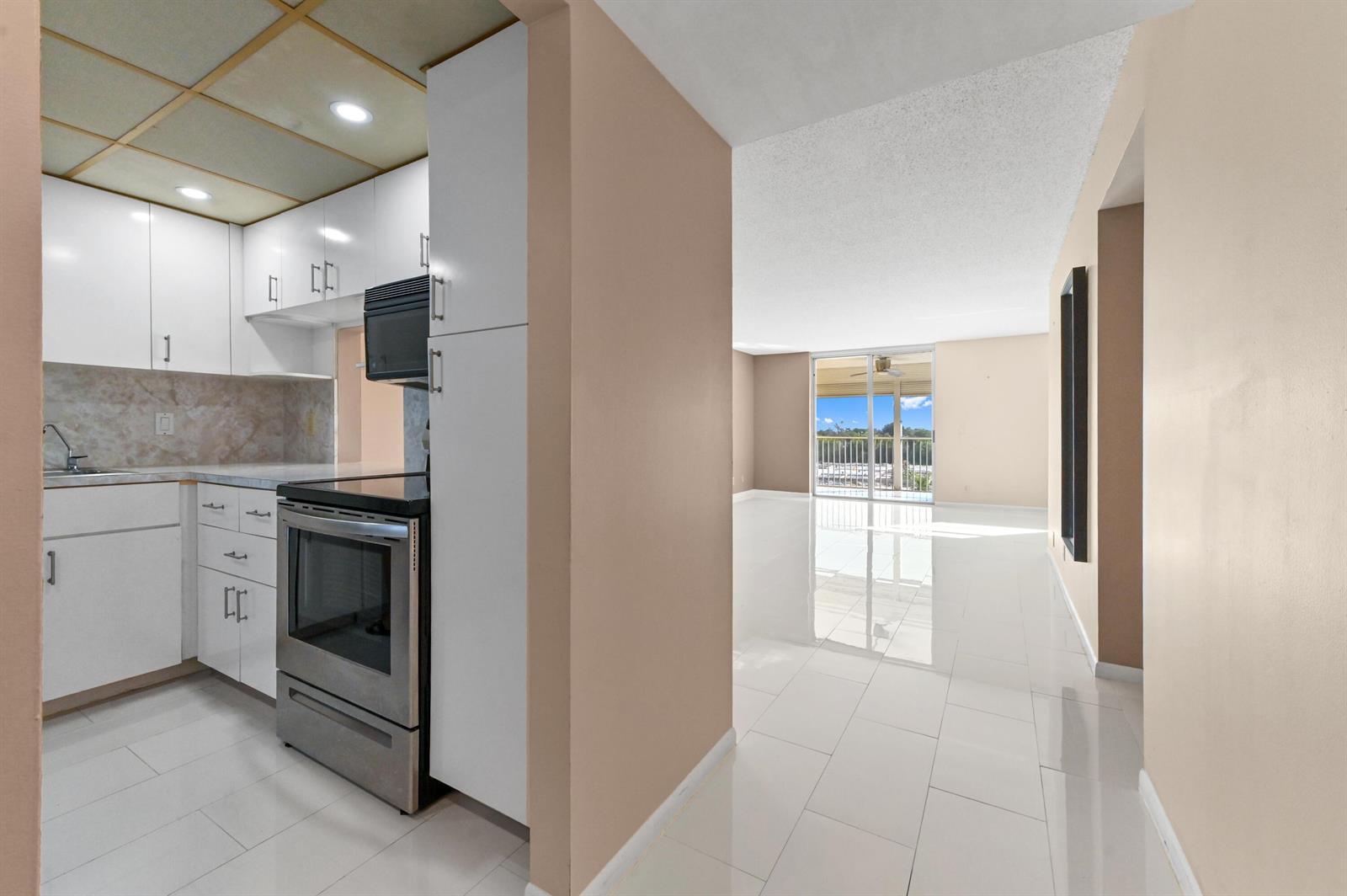 5700 NW 2nd Avenue # 503, Boca Raton FL 33487 photo 3