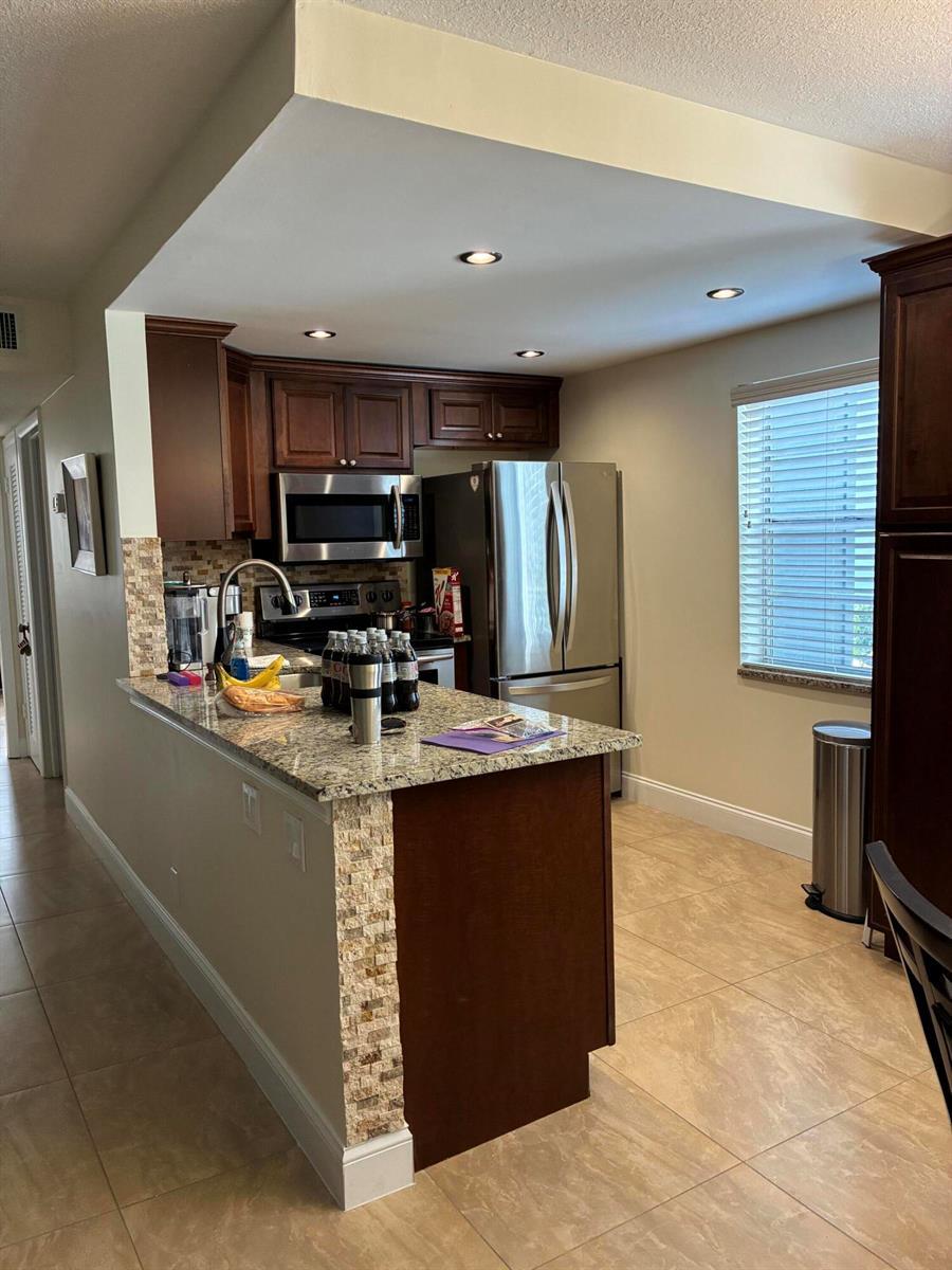 355 Normandy H, Delray Beach FL 33484 photo 5