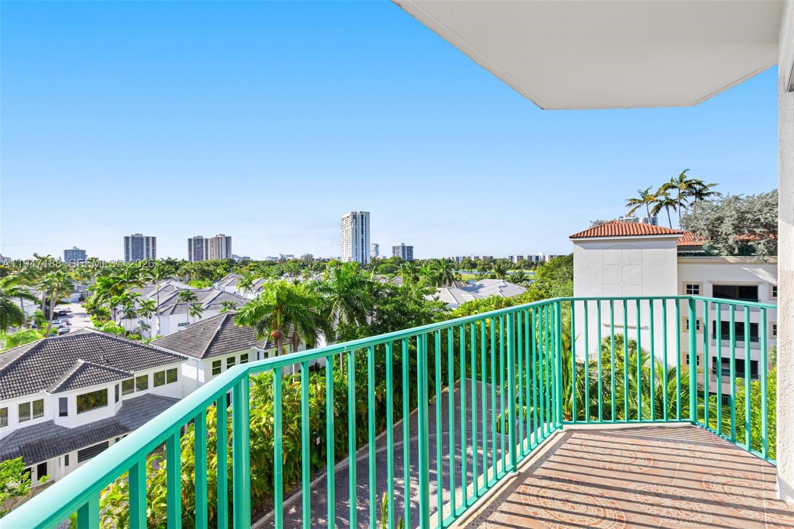 19900 E Country Club Dr # 502, Aventura FL 33180 photo 2