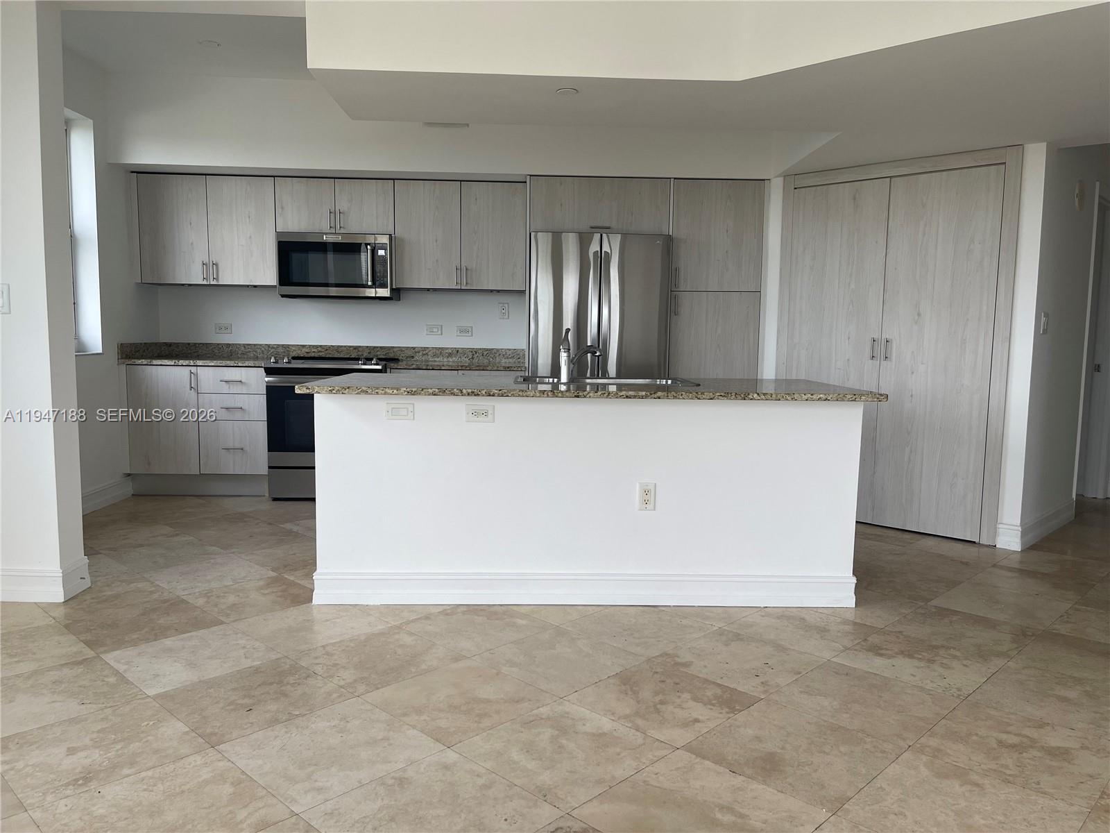 19900 E Country Club Dr # 502, Aventura FL 33180 photo 4