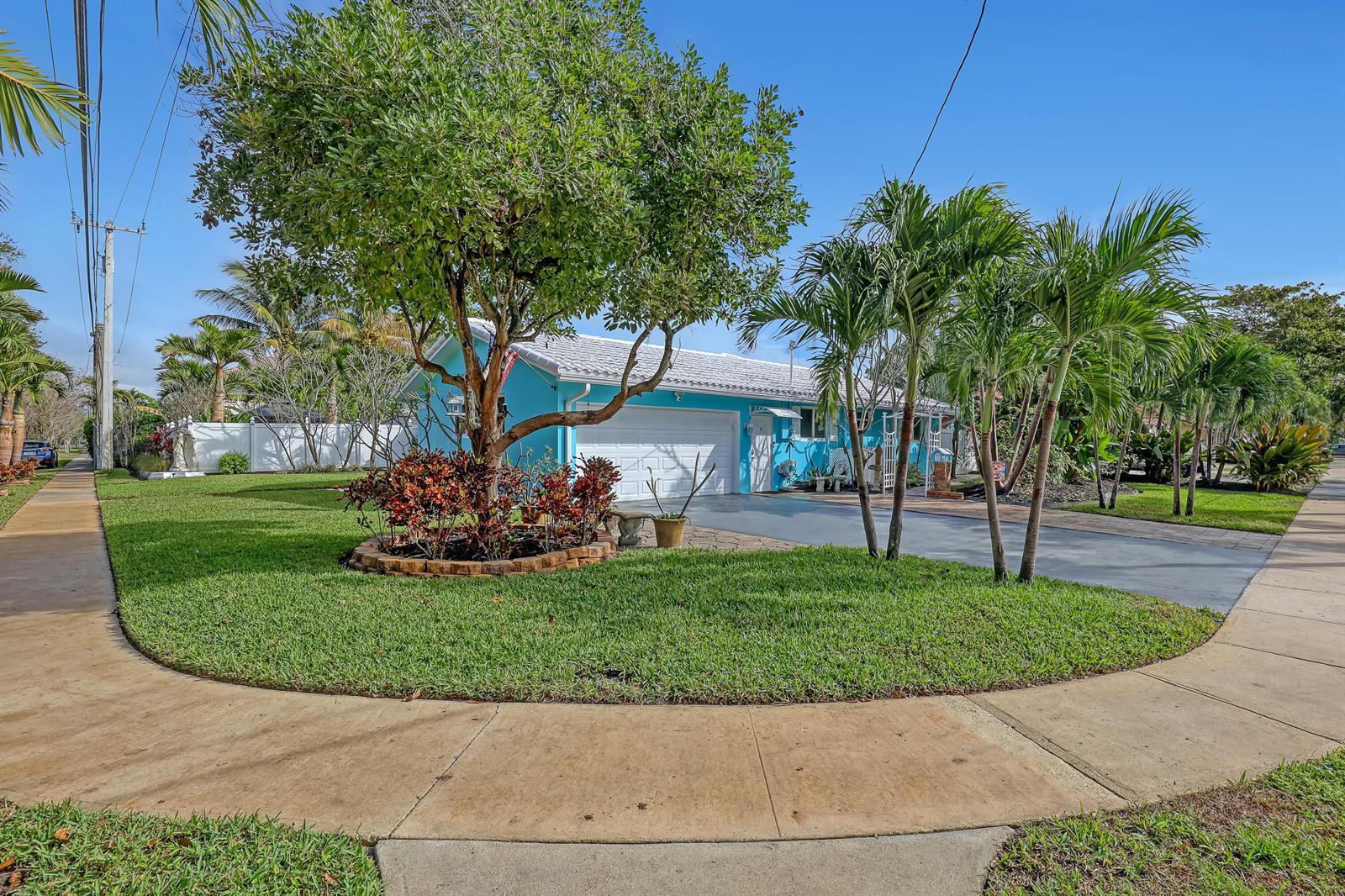 1890 SW 59th Avenue SW, Plantation FL 33317 photo 2