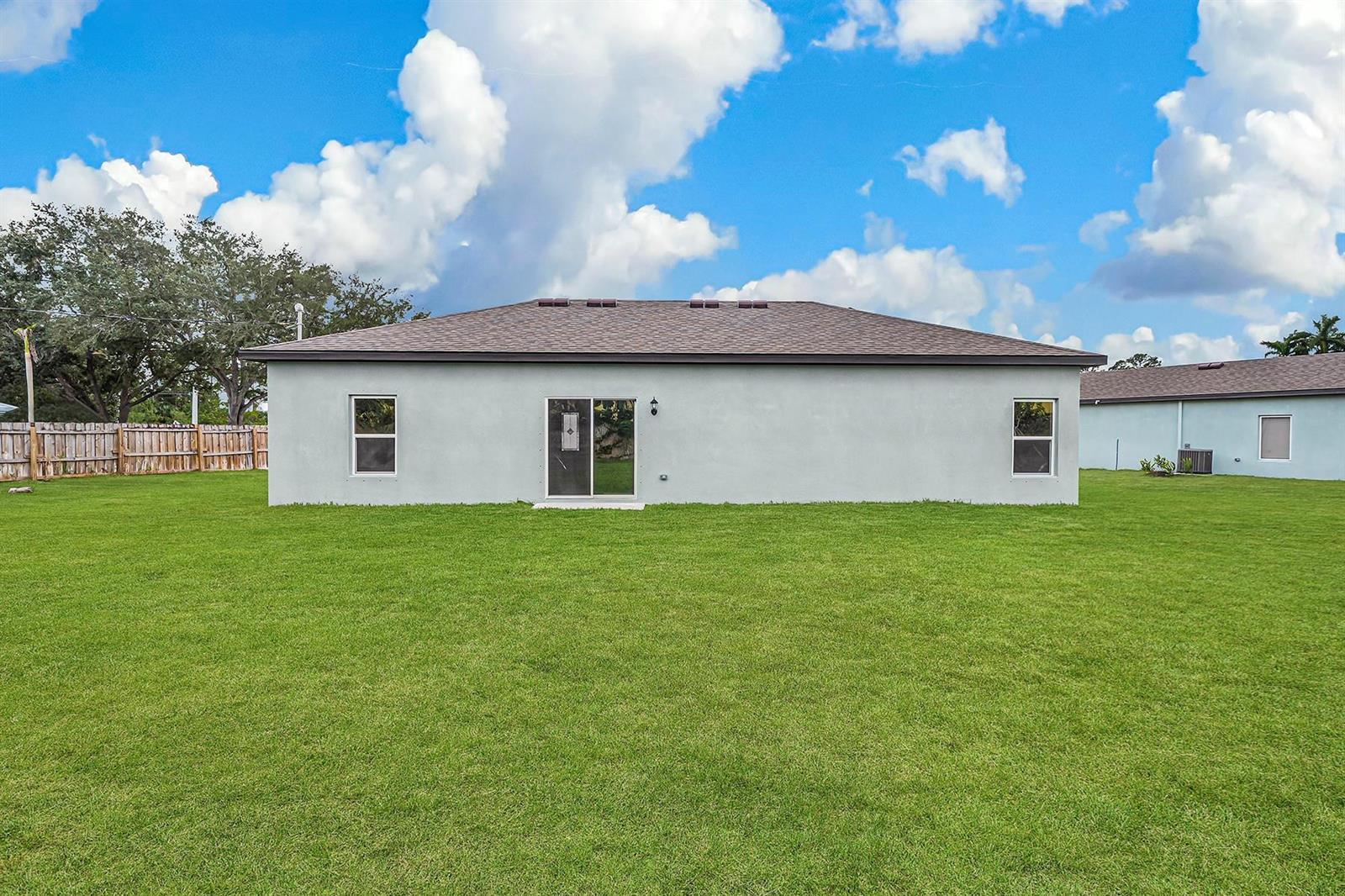8436 104th Court, Vero Beach FL 32967 photo 3
