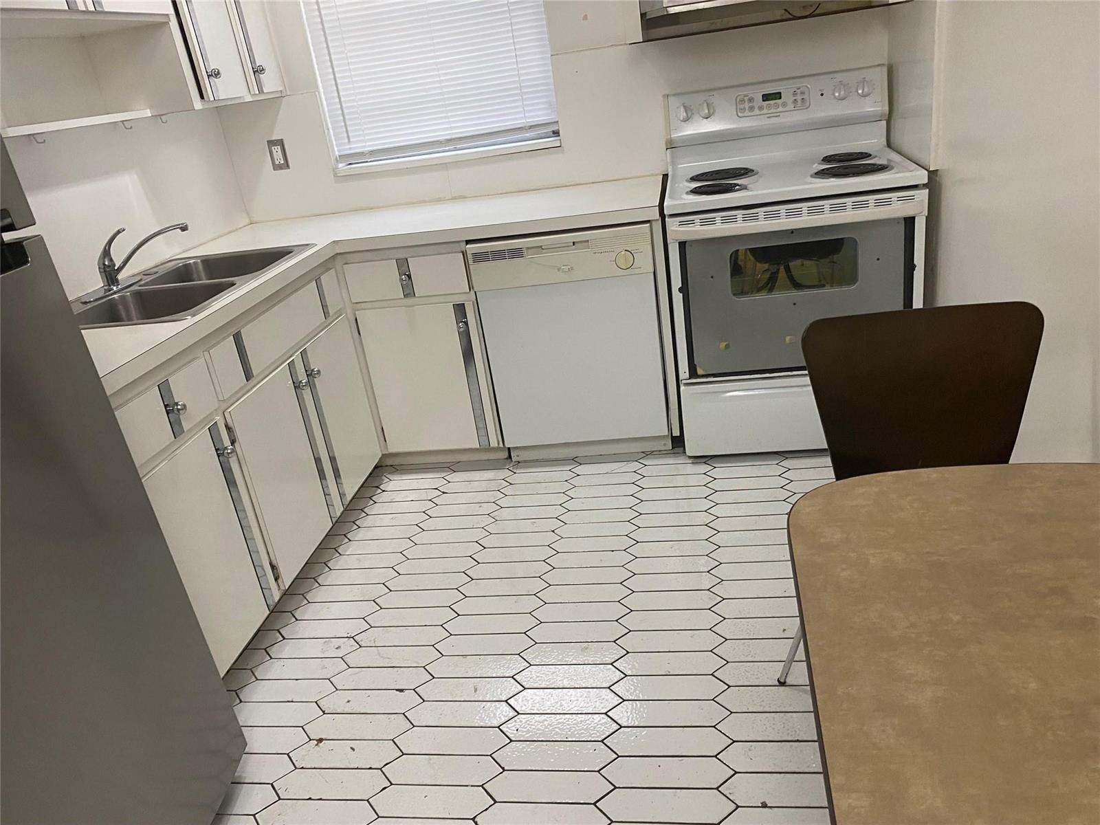 1100 Atlantic Shores # 309, Hallandale Beach FL 33009 photo 4