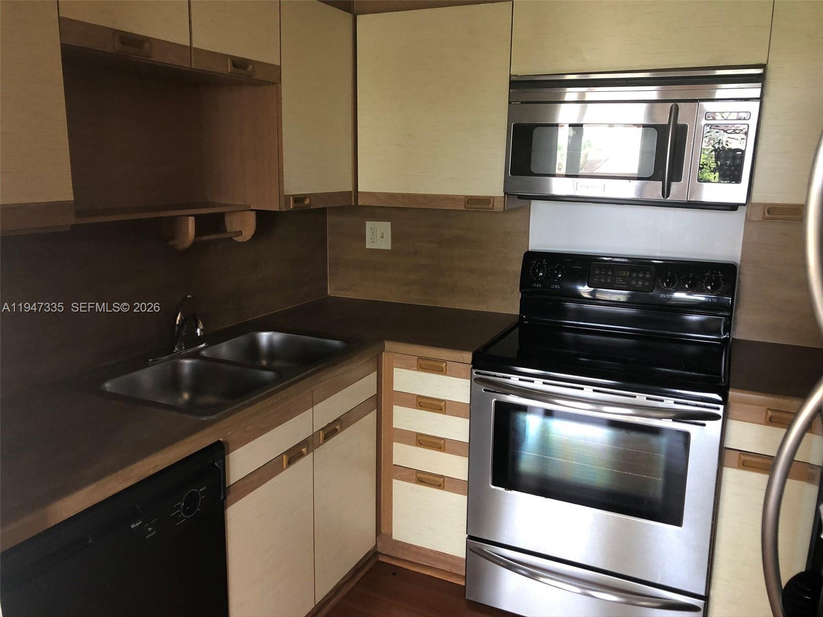 8850 SW 123 CT # 410, Miami FL 33186 photo 2