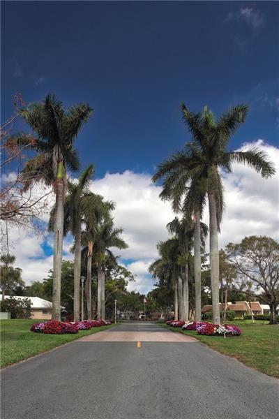 3800 Oaks Clubhouse Drive # 201, Pompano Beach FL 33069 photo 2