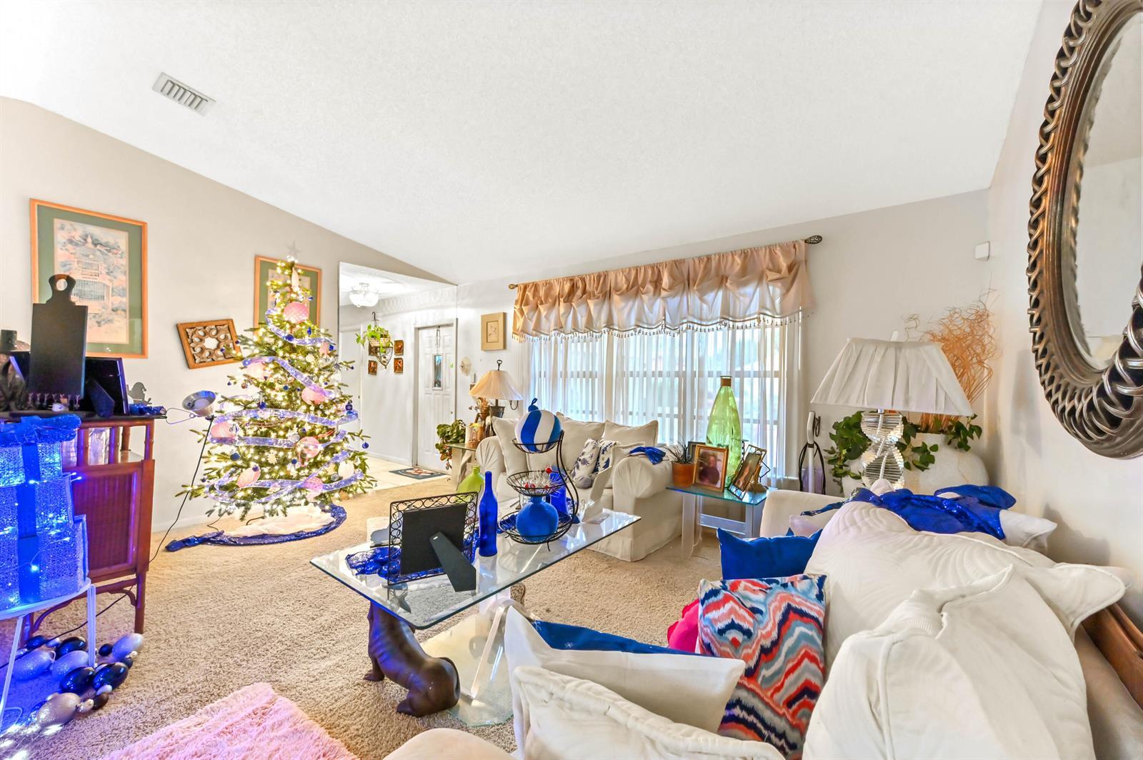 2531 Doral Way, Riviera Beach FL 33407 photo 3