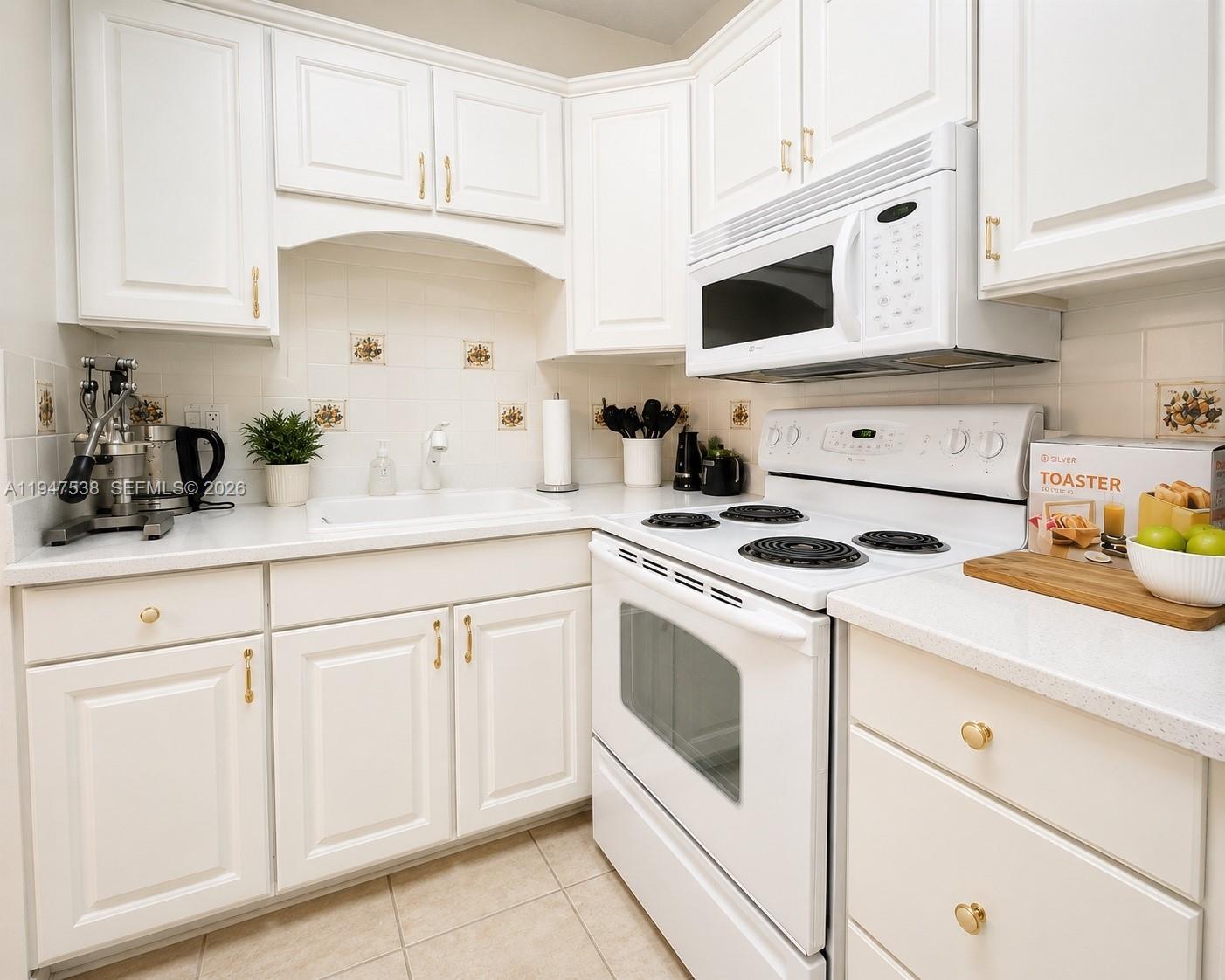 1520 Mckinley St # 216E, Hollywood FL 33020 photo 2