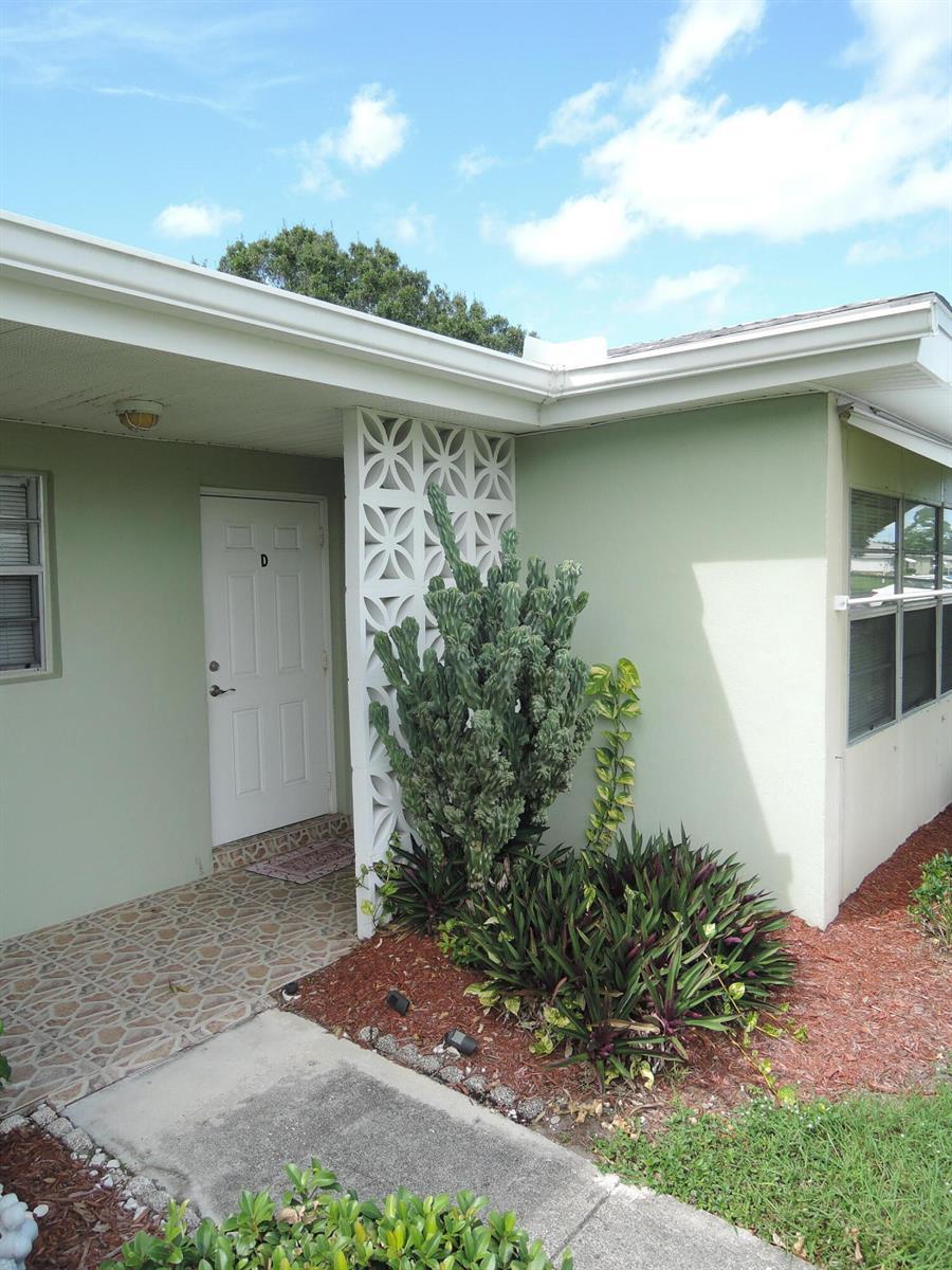 115 Lakes End Drive Apt D, Fort Pierce FL 34982 photo 3