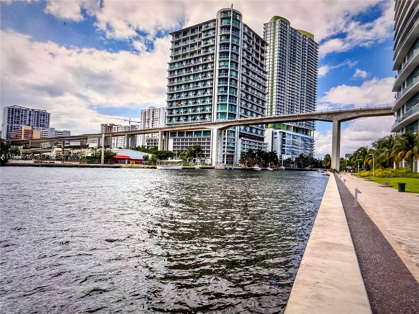 92 SW 3rd St # 4709, Miami FL 33130 photo 4