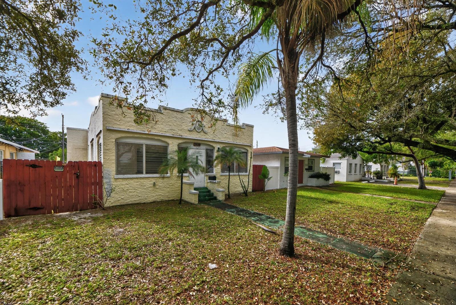 1934 Washington Street, Hollywood FL 33020 photo 2