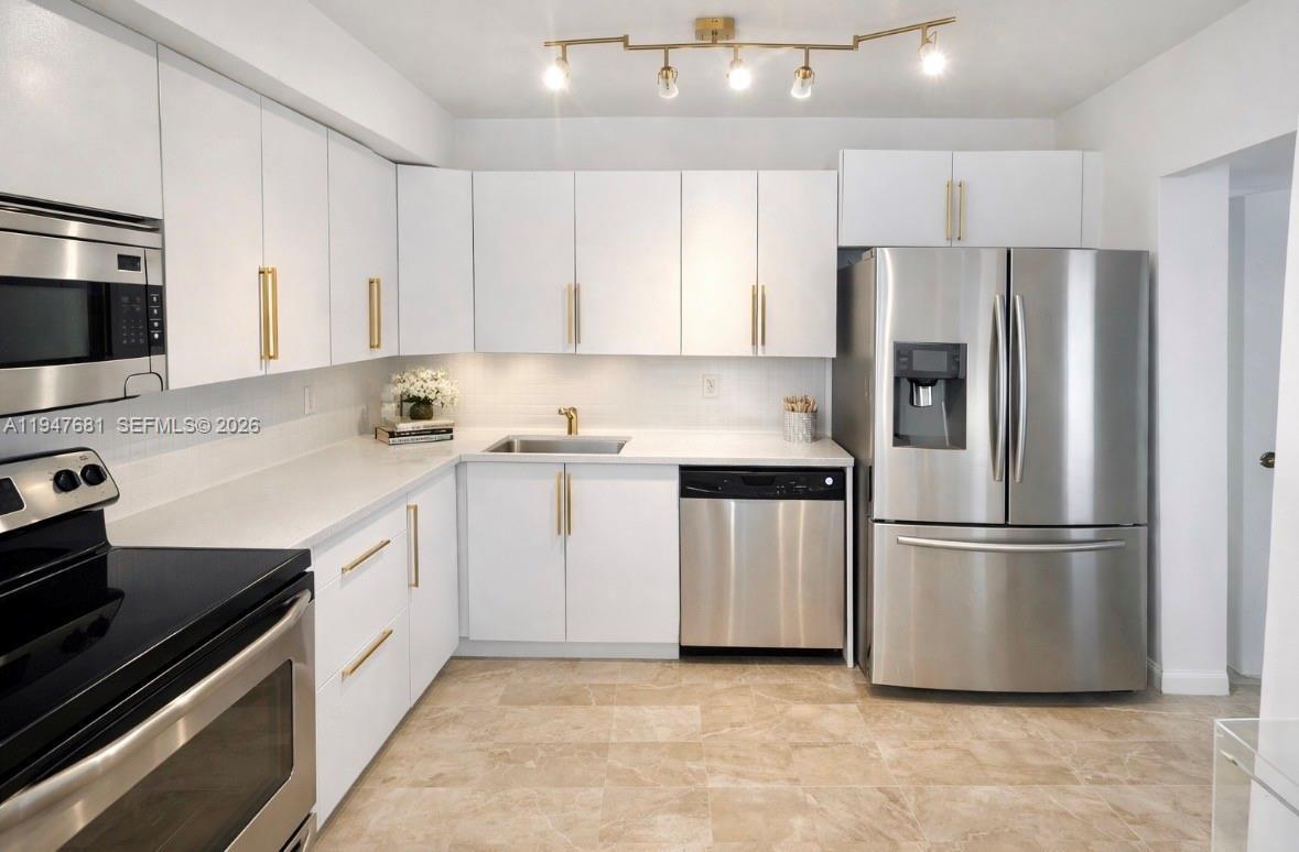801 Three Islands Blvd # 411, Hallandale Beach FL 33009 photo 4