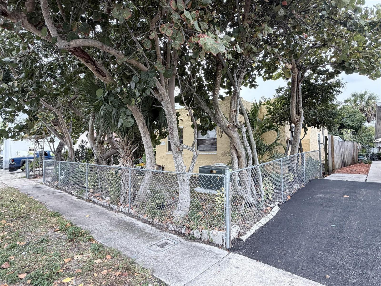 416 Revere Road, West Palm Beach FL 33405 photo 2