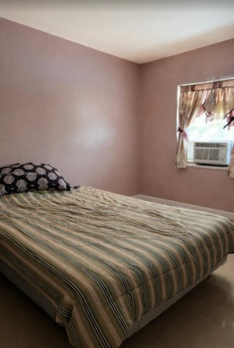 580 NW 116th Ter, Miami FL 33168 photo 3