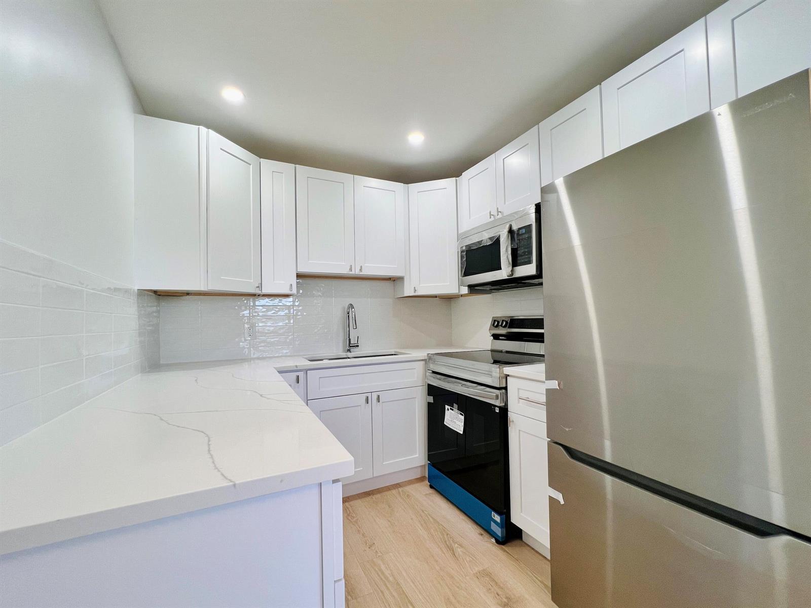130 Chatham F, West Palm Beach FL 33417 photo 2