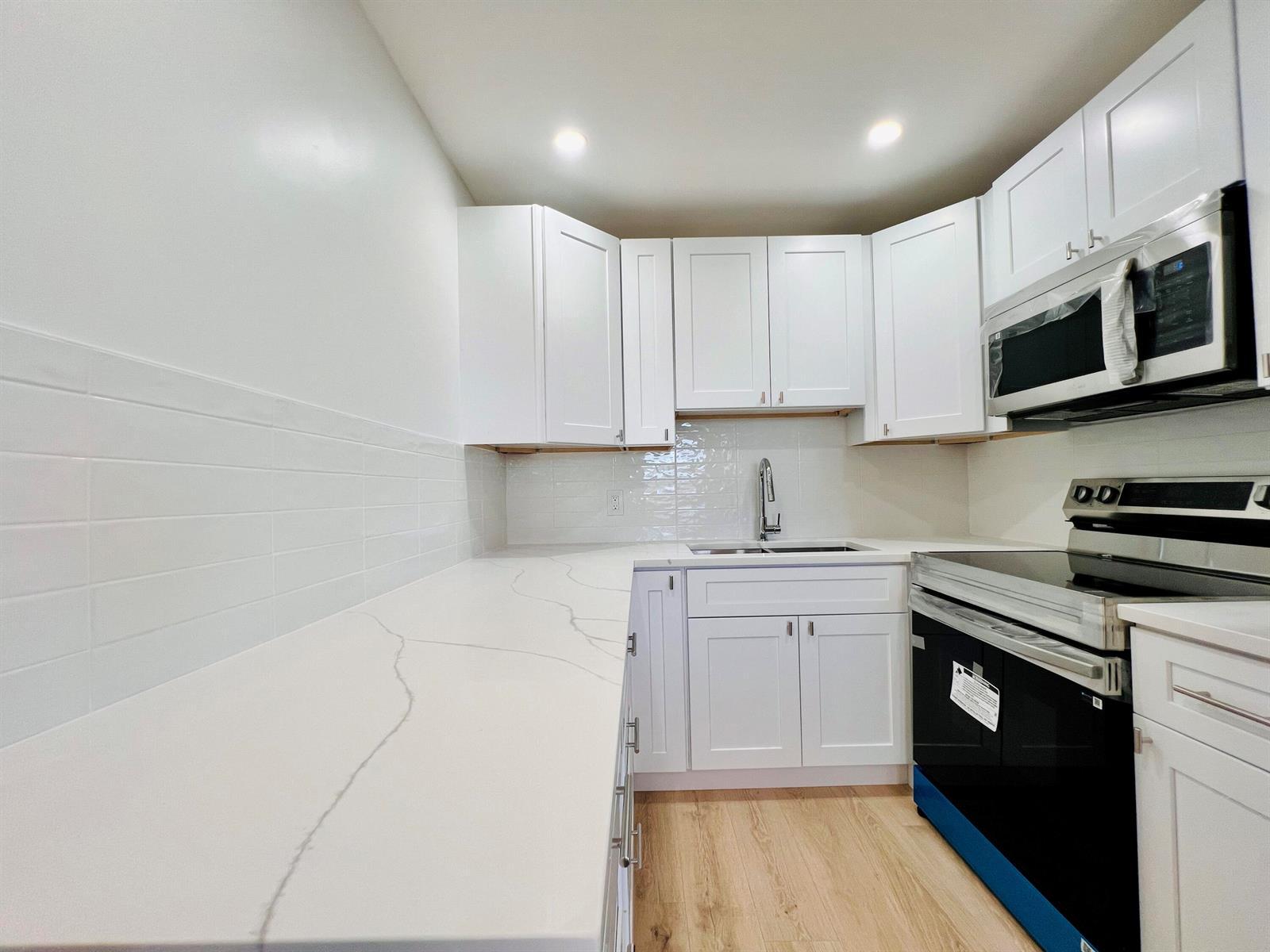 130 Chatham F, West Palm Beach FL 33417 photo 3