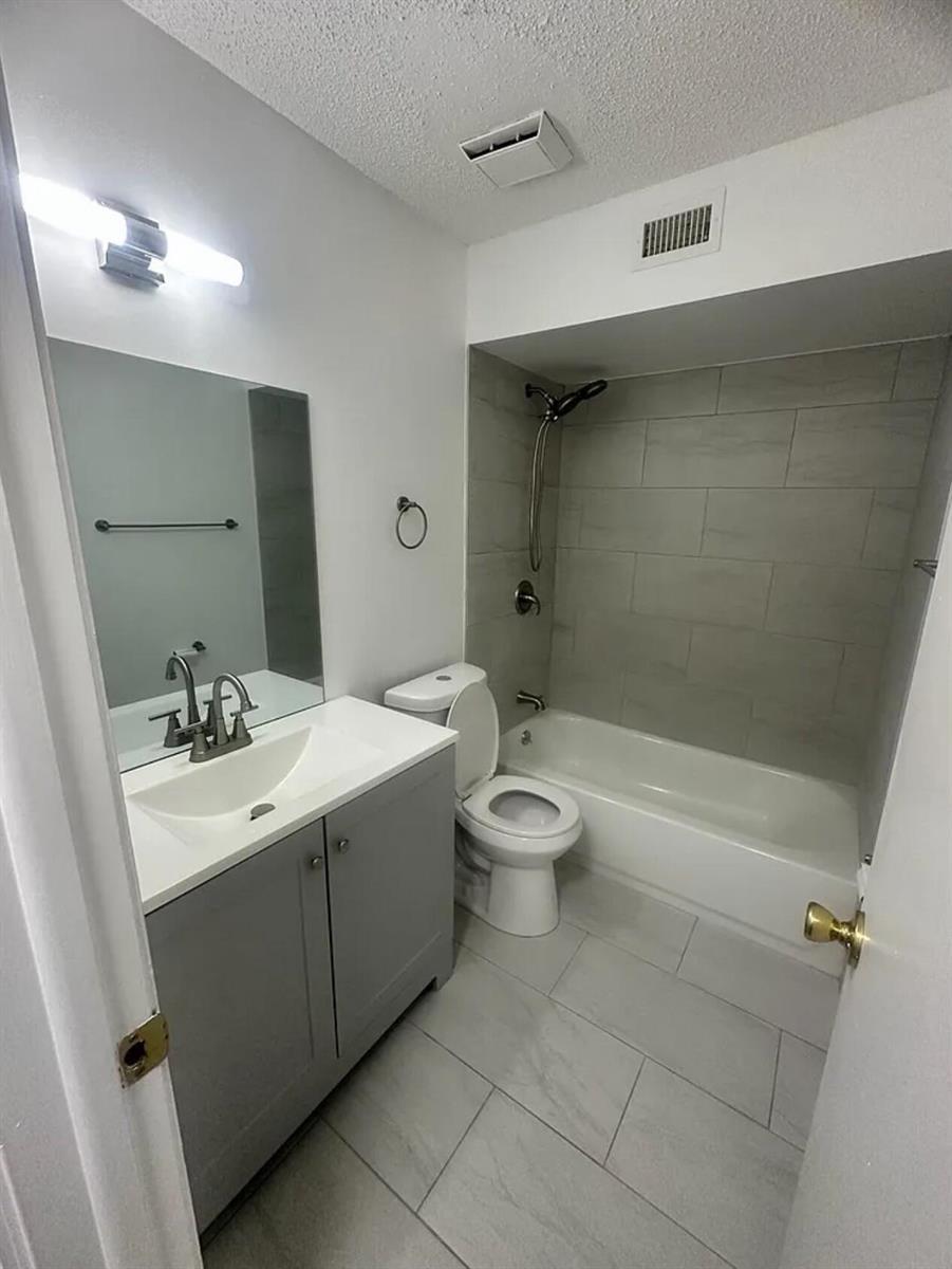 8560 NE Pineverde Lane, Jacksonville FL 32244 photo 3