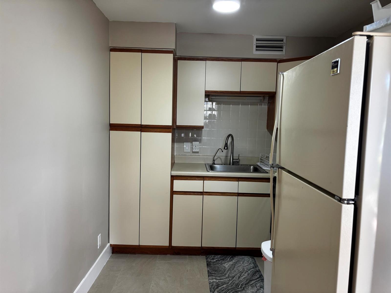 245 Northampton M, West Palm Beach FL 33417 photo 2