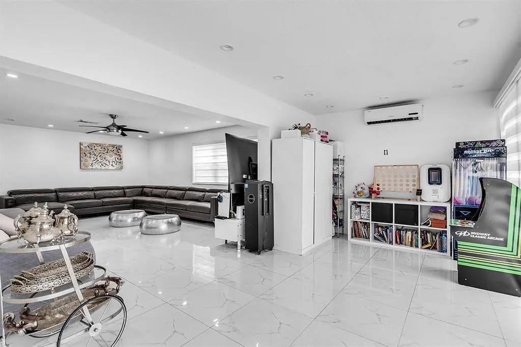 4100 N 36th Avenue, Hollywood FL 33021 photo 4