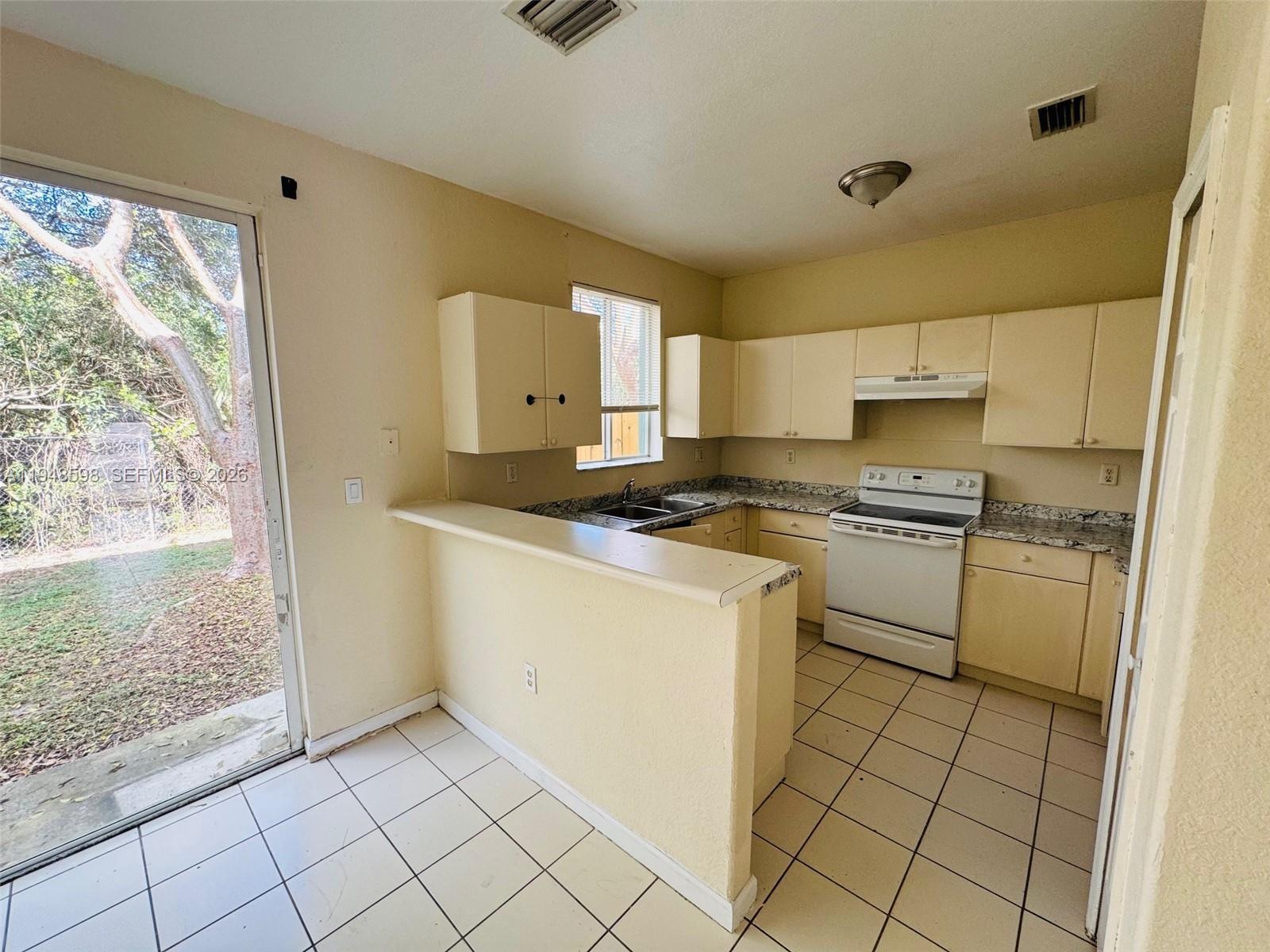 1601 SE 24th Ct # 221, Homestead FL 33035 photo 3