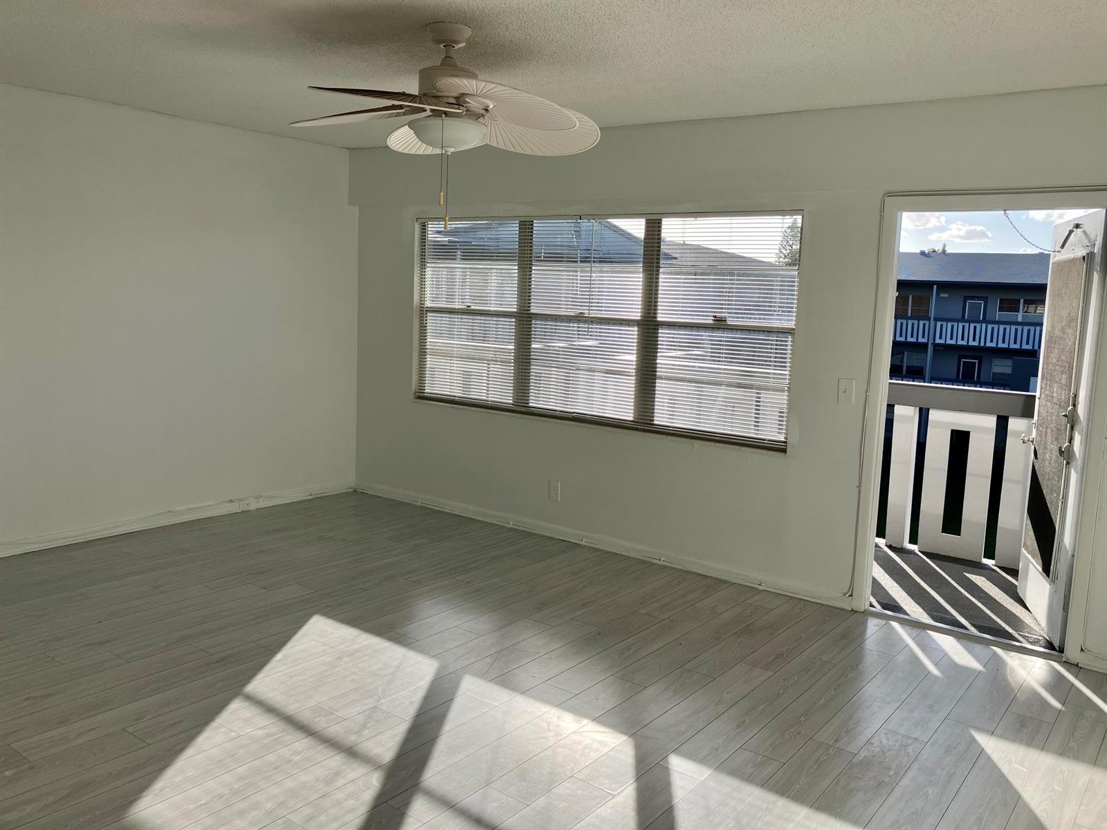 156 Suffolk D, Boca Raton FL 33434 photo 2