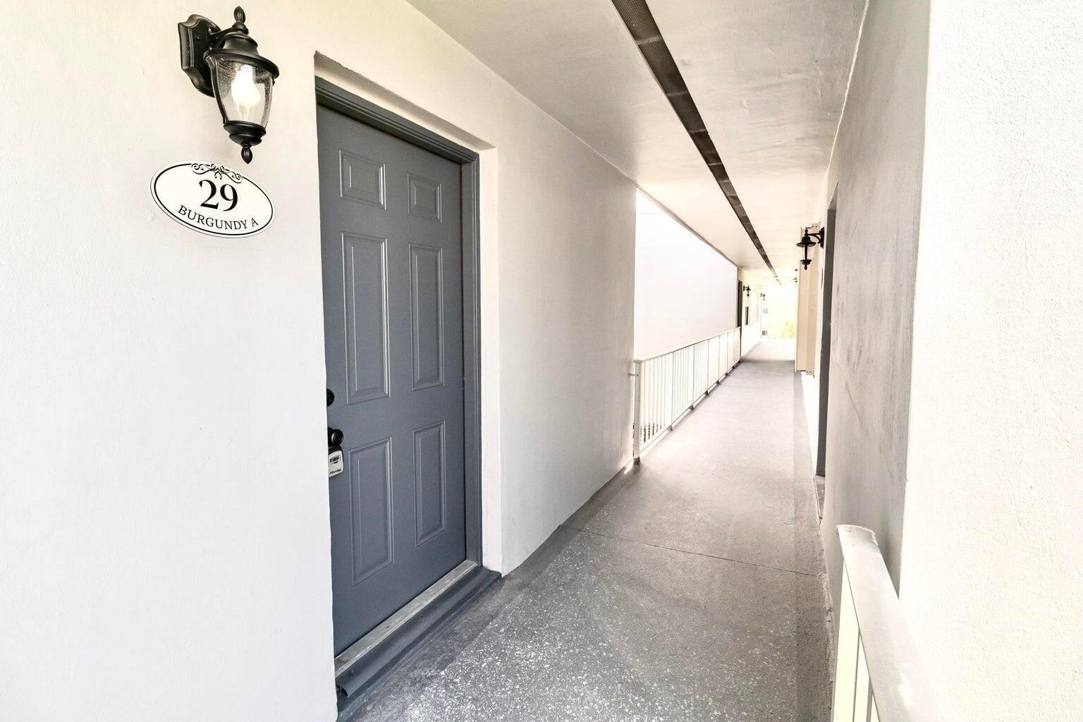 29 Burgundy A, Delray Beach FL 33484 photo 2