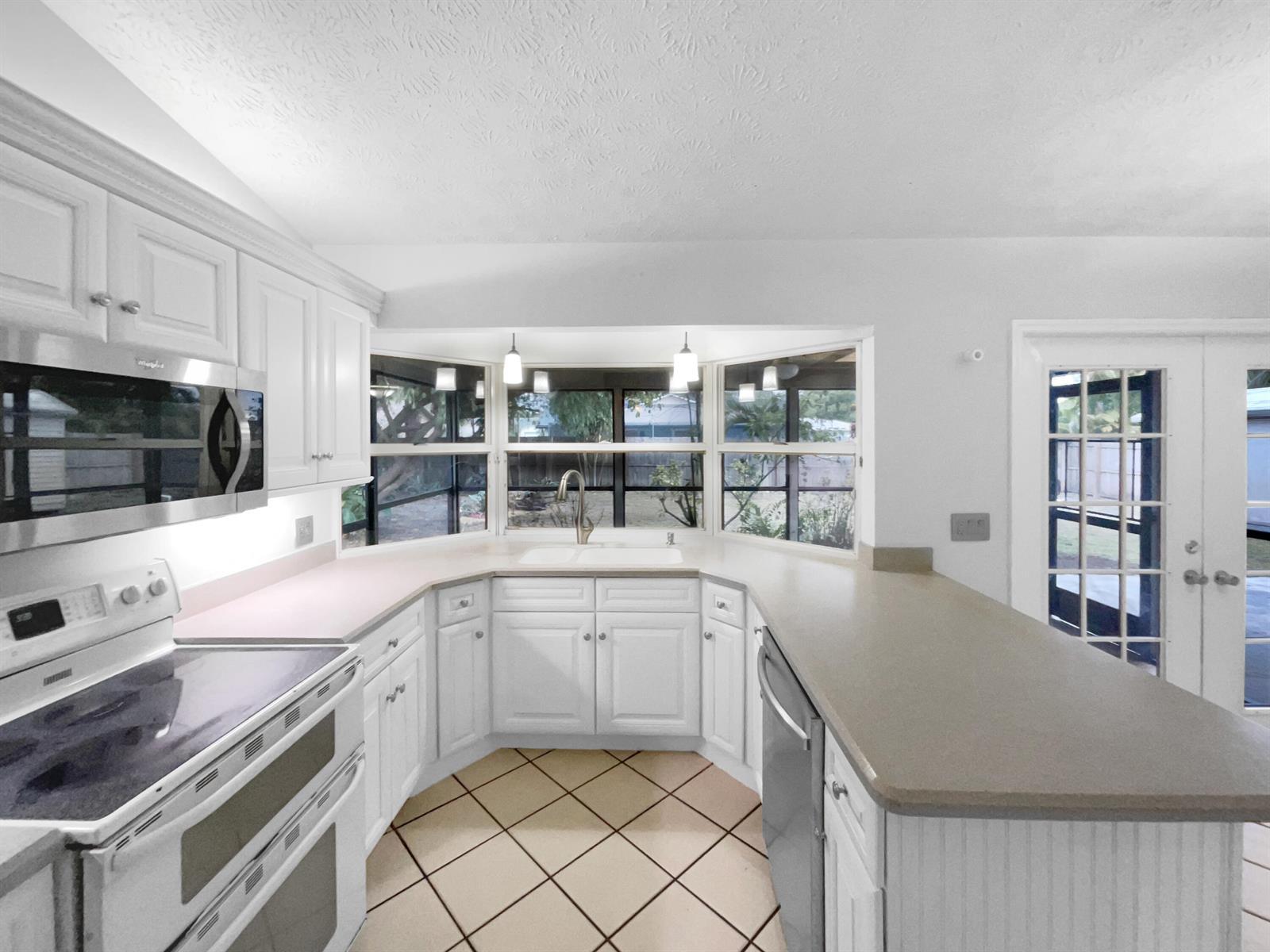 5409 Hickory Drive, Fort Pierce FL 34982 photo 2