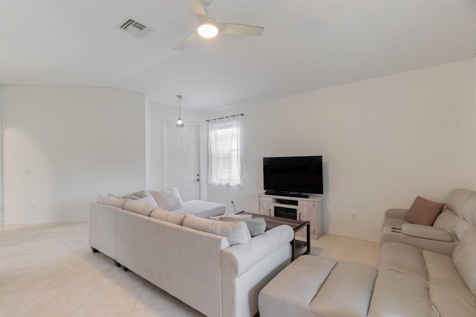 115 Coconut Key Lane, Delray Beach FL 33484 photo 5