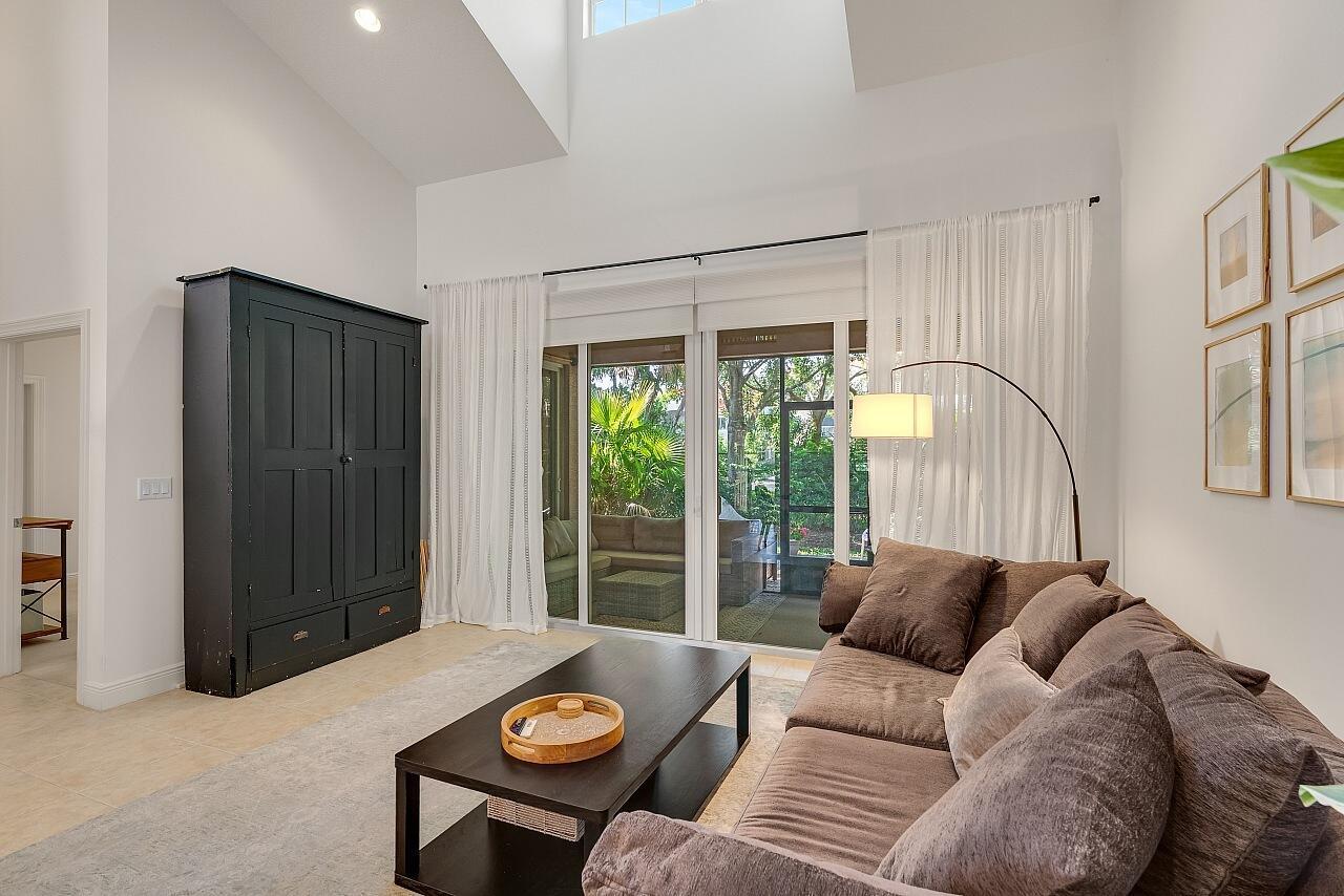 1629 Baseline Lane, Vero Beach FL 32967 photo 2
