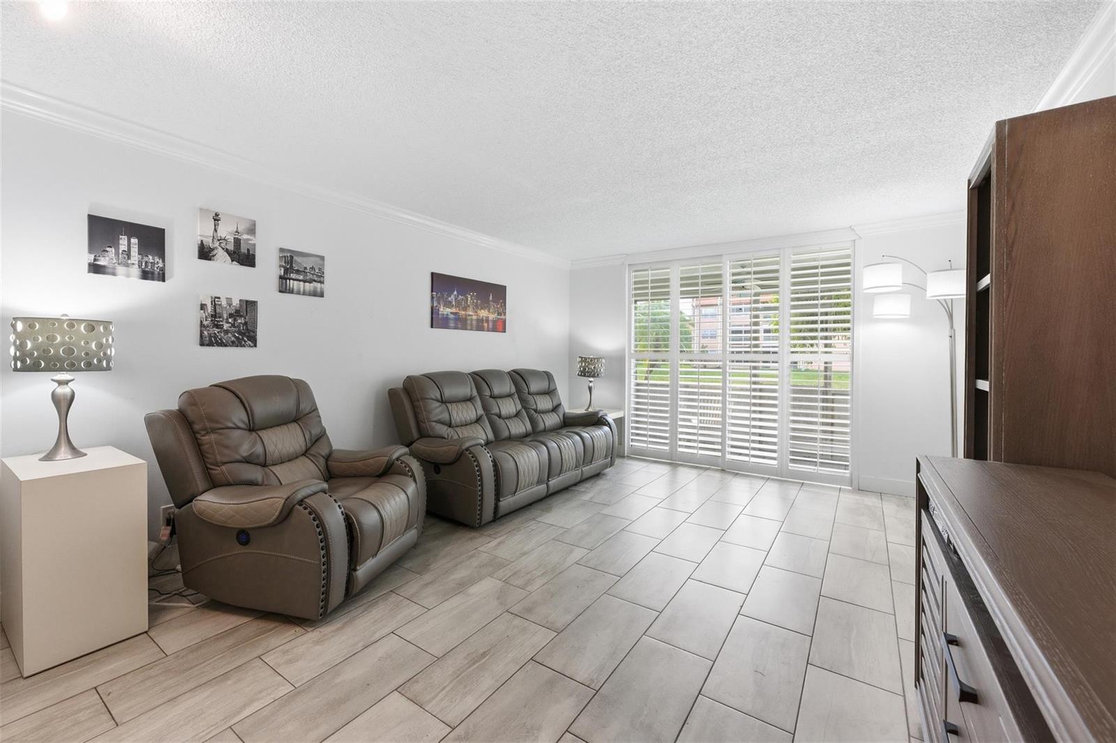 9460 Sunrise Lakes Boulevard # 112, Sunrise FL 33322 photo 5