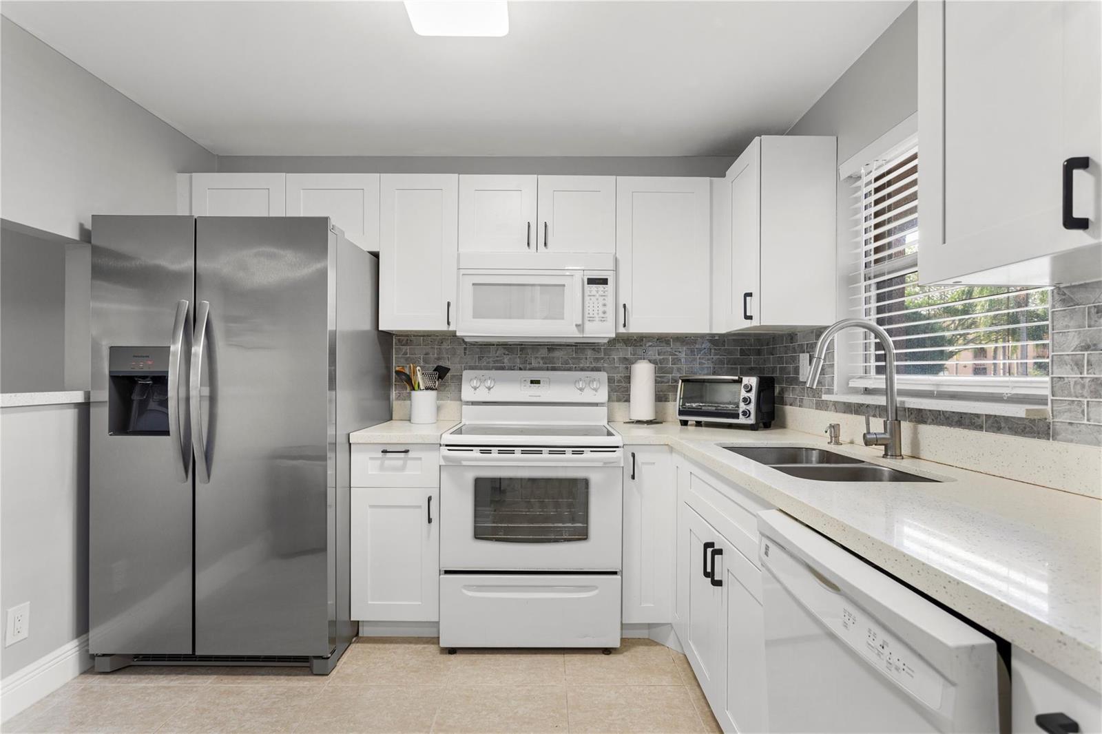 9700 Sunrise Lakes Boulevard # 101, Sunrise FL 33322 photo 3